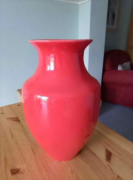 Photo of free Large red vase (Ware SG12) #1