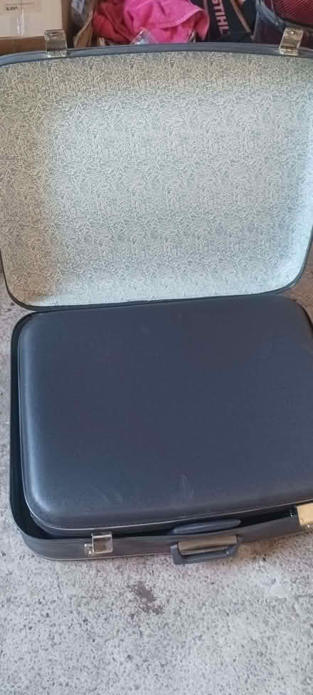 Photo of free Classic retro suitcases (Hinckley LE10) #2