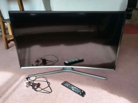 Photo of free Samsung curved-screen 43" smart TV (Starkholmes DE4) #1