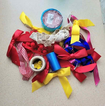 Photo of free Assorted ribbons & bows (Morley LS27) #1