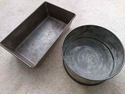 Photo of free Loaf Tin & Cake Tin (Woodmancote GL11) #1
