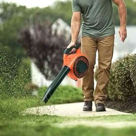 Photo of Leaf Blower (Leighton buzzard LU7) #1