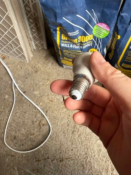 Photo of free Light bulb (Five Mile Drive OX2) #3