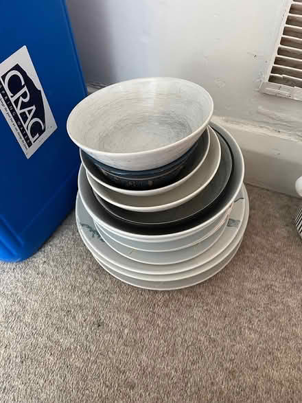 Photo of free Plates / cups / bowls (WF4) #2