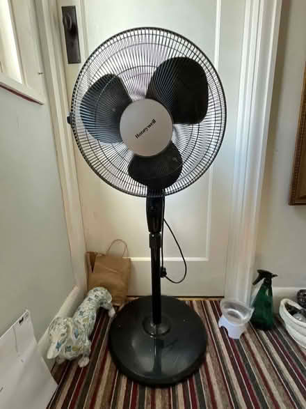 Photo of free Floor standing fan (Clapham, Bedford) #1
