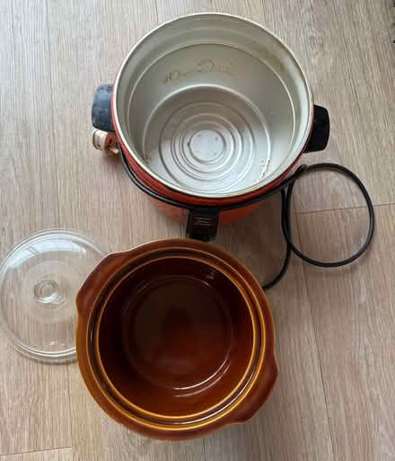 Photo of free Basic slow-cooker (Sevenoaks, near Station) #2
