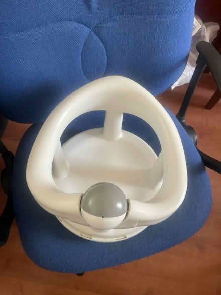 Photo of free Baby Bathe Seat (L4) #1