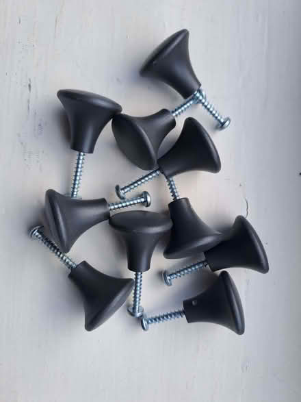 Photo of free 10 x Cupboard door knobs (Weybridge KT13) #1
