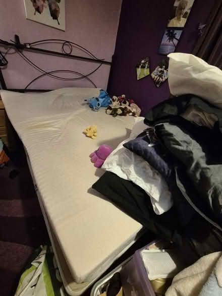 Photo of free King-size Divan bed, memory foam mattress and headboard (Morecambe LA4) #4