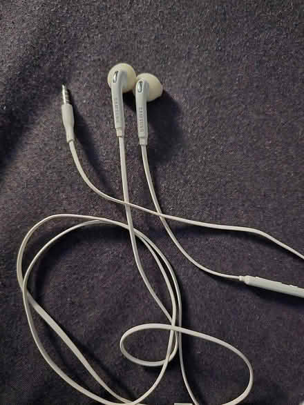 Photo of free Samsung earphones (unused) (Highfield, S2) #1