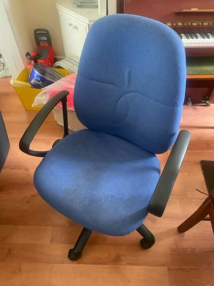 Photo of free Blue Office Chair (L4) #2