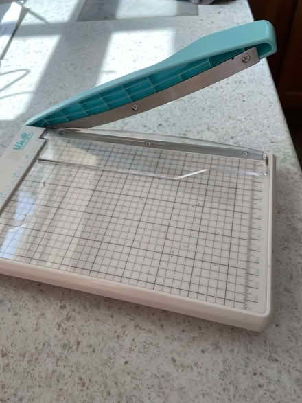 Photo of free small craft guillotine (Garthmyl SY15) #1