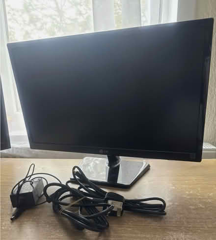 Photo of free LG IPS234VA 23" VGA DVI-D HDMI 1920x1080 Monitor With Stand (Goldhanger CM9) #1