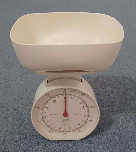 Photo of free Plastic kitchen scales - max weight 5kg (Primrose LA1) #1
