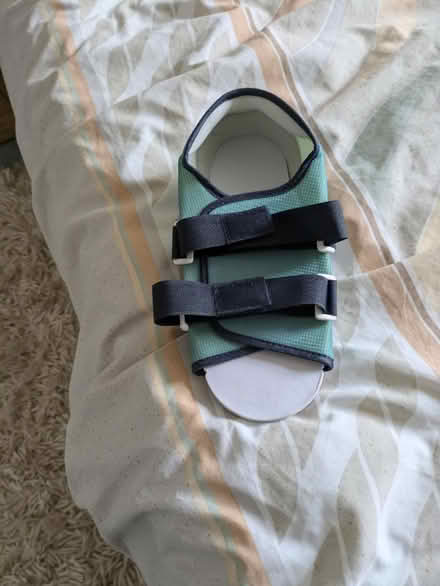 Photo of free Single open toed shoe (BS16) #2