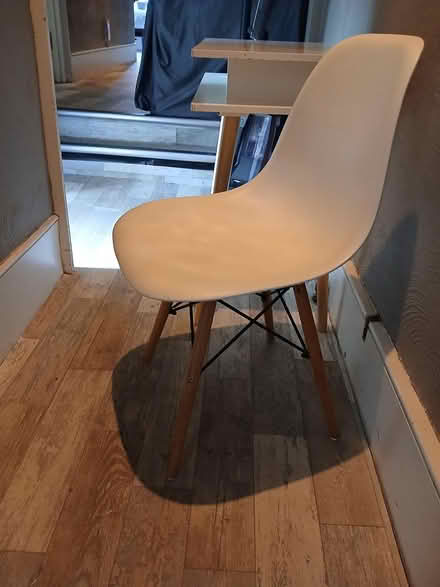 Photo of free Desk and chair (South Norwood SE25) #1