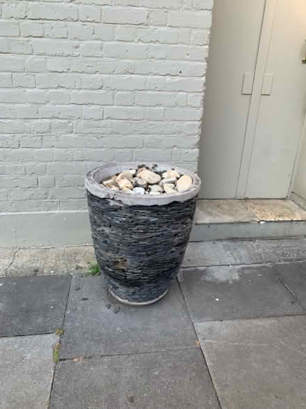 Photo of free Very large flower pot (Chiswick W4) #1