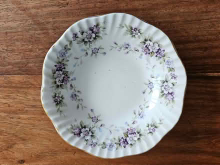Photo of free Hand painted decorative dish (Chesham HP5) #1