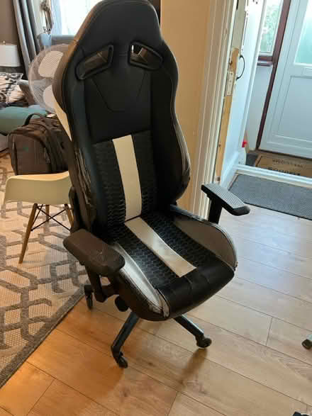 Photo of free Office/gamer chair (Harrow) #1