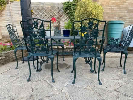 Photo of free garden table and chairs - 6 seater (CR8) #3