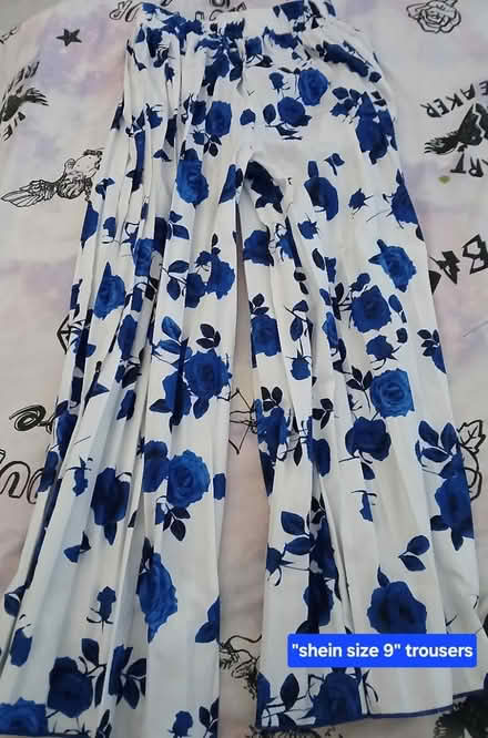 Photo of free Kids clothes size 9 (Kennington) #4