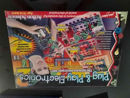 Photo of free Electronics Set (Little Kingshill HP16) #1