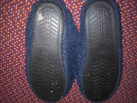 Photo of free Dark Blue Fleece Slipper size 7/8 (Collyhurst M40) #2