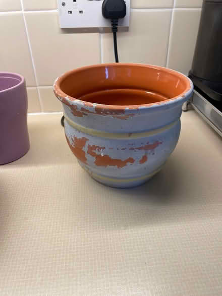 Photo of free 8 ceramic pots & I terra cotta pot (Wimbledon Park SW19) #3