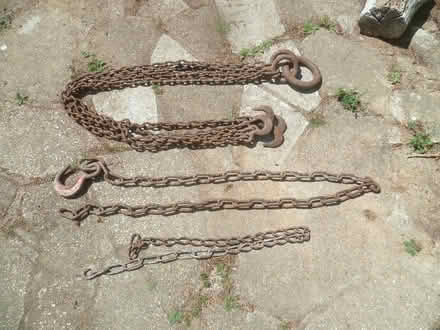 Photo of free lengths of heavy chain (Runcton PO20) #1
