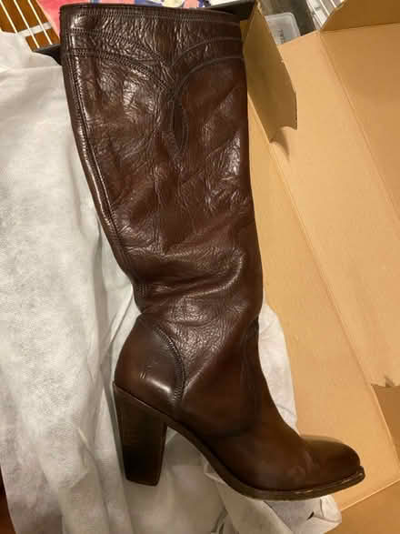 Photo of free Women’s boots 10 (NE DC 20018) #1