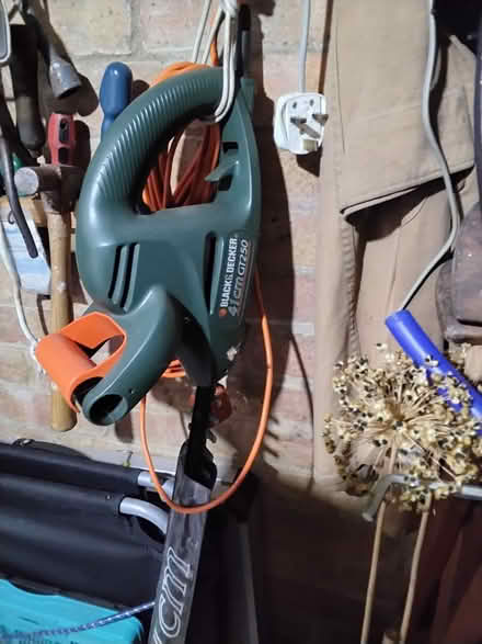 Photo of free Black and Decker hedge trimmer (Redbourn AL3) #1