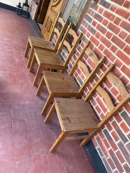 Photo of free 4 x dining/kitchen chairs (CR0) #1