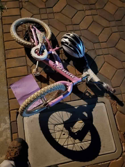 Photo of free Trek bike (kid-size) & helmet (Cupertino) #1