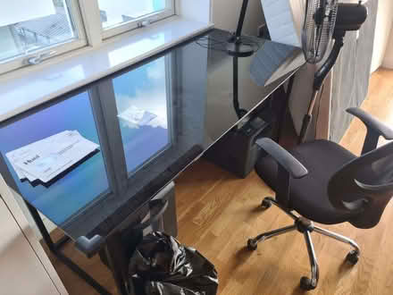 Photo of free Desk and swivel chair (Bermondsey SE16) #1