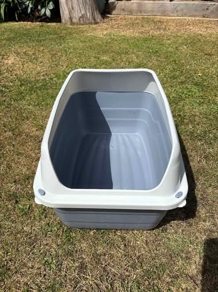 Photo of free Cat litter box (Sigglesthorne HU11) #2