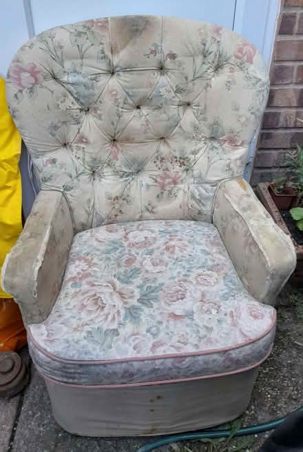 Photo of free Chair for upcycle (Havant PO9) #1