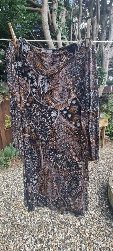 Photo of free Dress sz 20 (Tilehurst, Reading RG31) #1