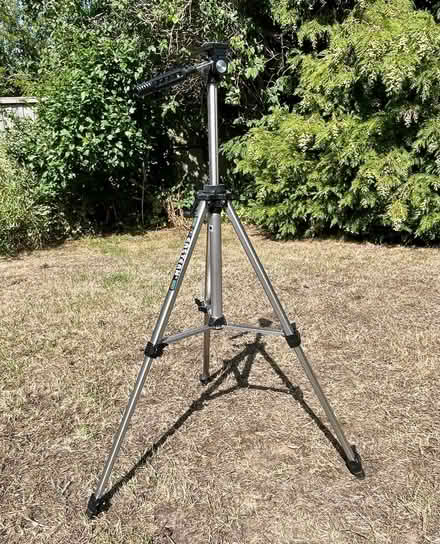 Photo of free Camera Tripod (ME9) #1