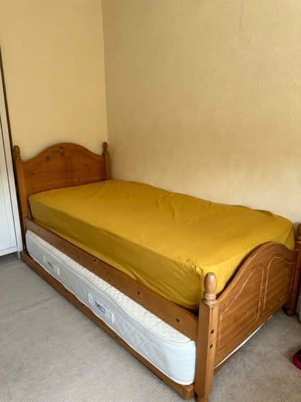 Photo of free Single extendable bed (Chigwell IG7) #1