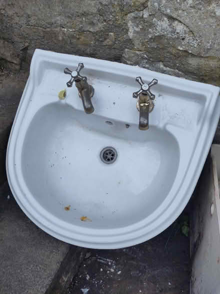 Photo of free Loo and sink - good condition (Kendal LA9) #1