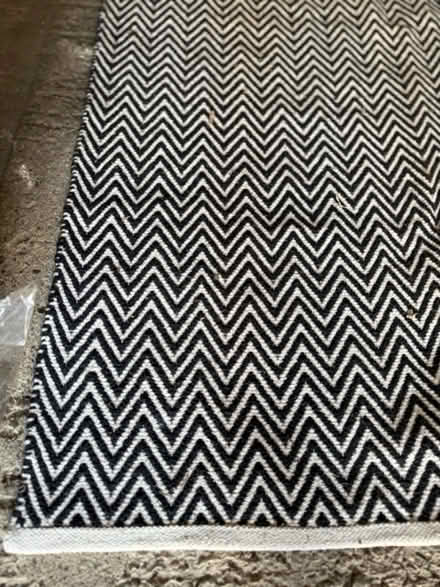 Photo of free Zigzag rug (EN2) #1