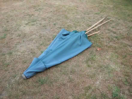 Photo of free Garden Parasol (Woodthorpe LE11) #2