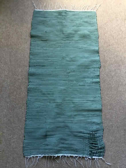 Photo of free Green rug (Fairfield Park) #1