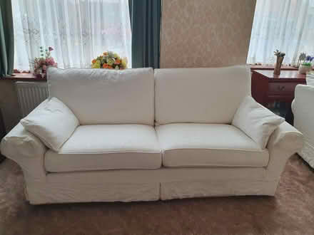 Photo of free Settee and two armcha (Southend SS2) #2