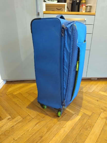 Photo of free American tourists suitcase (SW11 5) #1