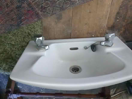 Photo of free Small sink ceramic (Llandrindod LD1) #1