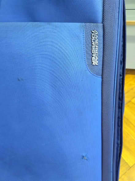 Photo of free American tourists suitcase (SW11 5) #4