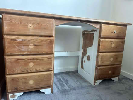 Photo of free Pine desk (Cheshunt EN8) #3