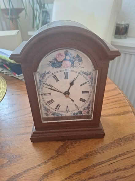 Photo of free Mantle clock (Forestgreen) #1