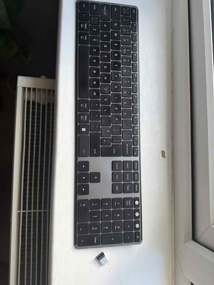 Photo of free wireless keyboard-USB and bluetooth (ha28qz) #1